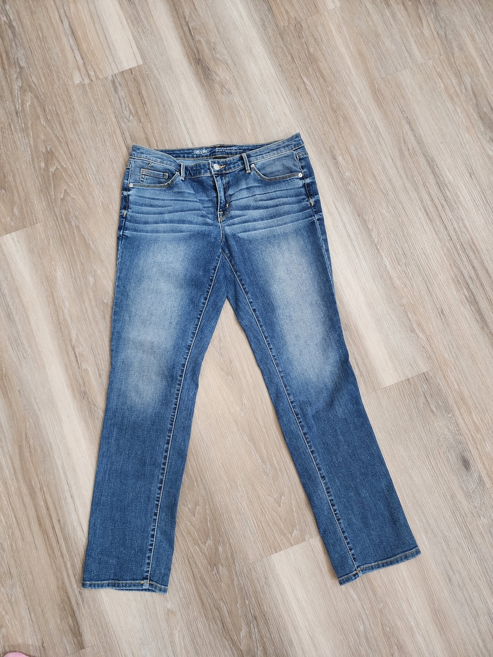 No Boundaries Women's Boot Cut Washed Blue Jeans